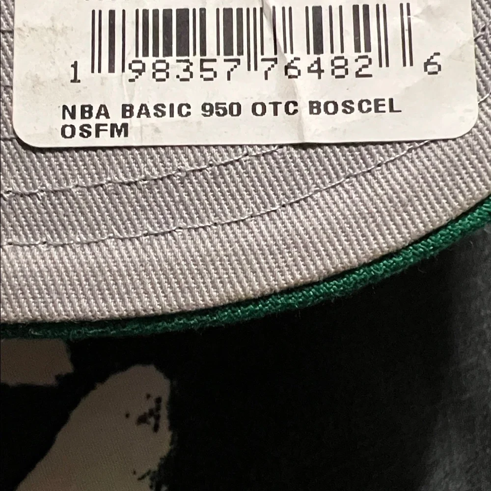 NWT New Era Boston Celtics SnapBack Hat